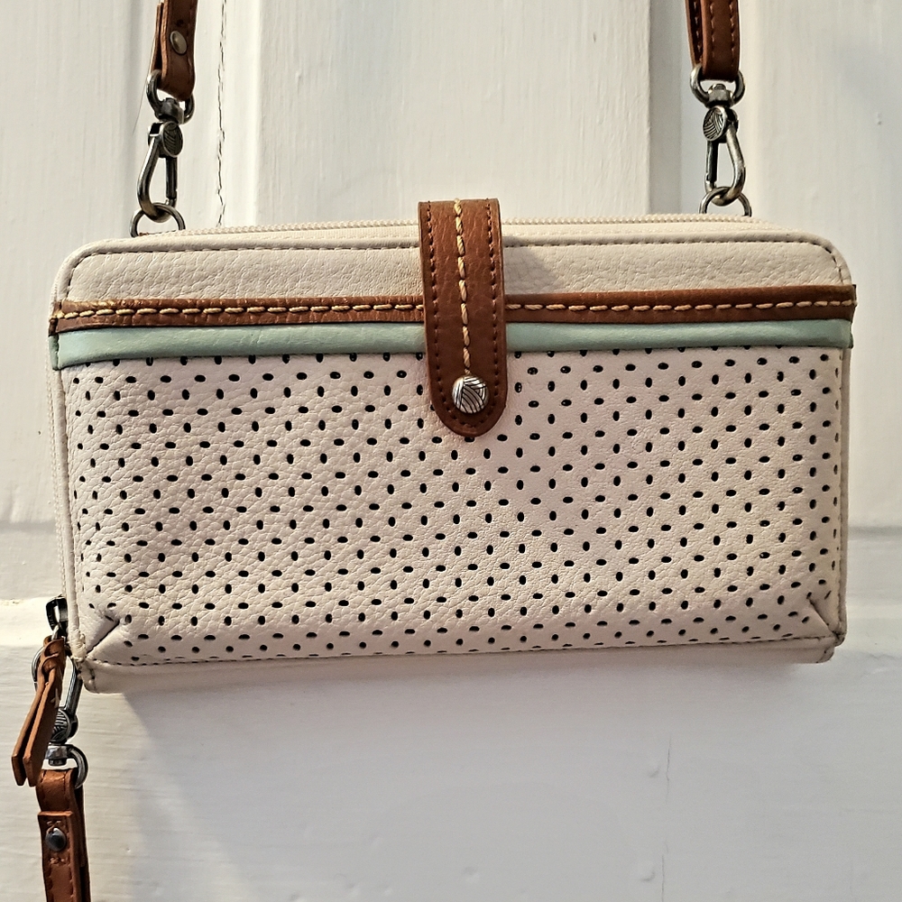 The Sak smartphone crossbody